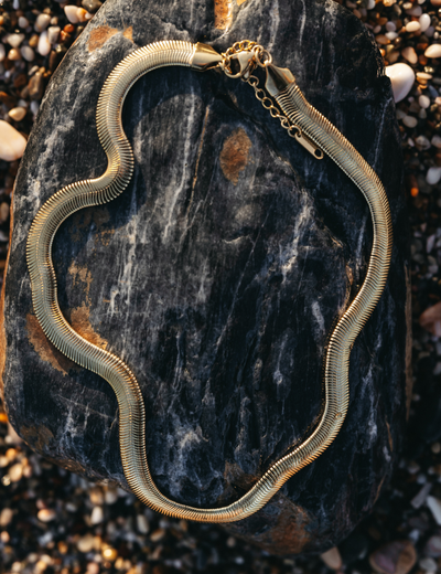 WIDE SNAKE NECKLACE